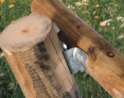 Jonction métallique pour bois ronds Piquets Bois